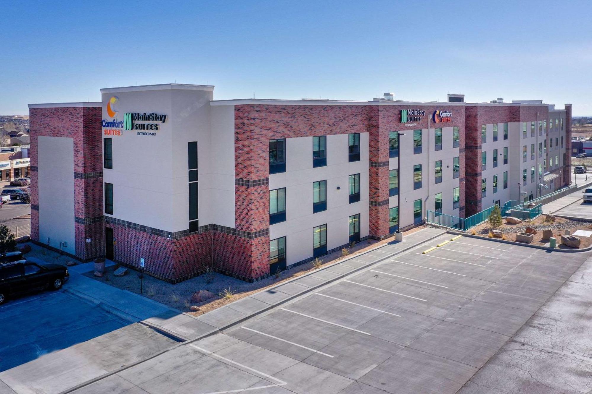 Comfort Suites Colorado Springs East - Medical Center Area Exterior photo